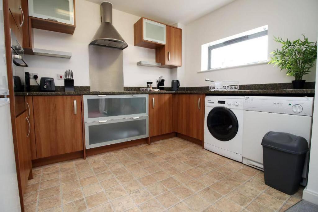 The Observatory By Mia Living 2 Bedroom Apartment Overlooking Swansea Beach With Free Parking エクステリア 写真